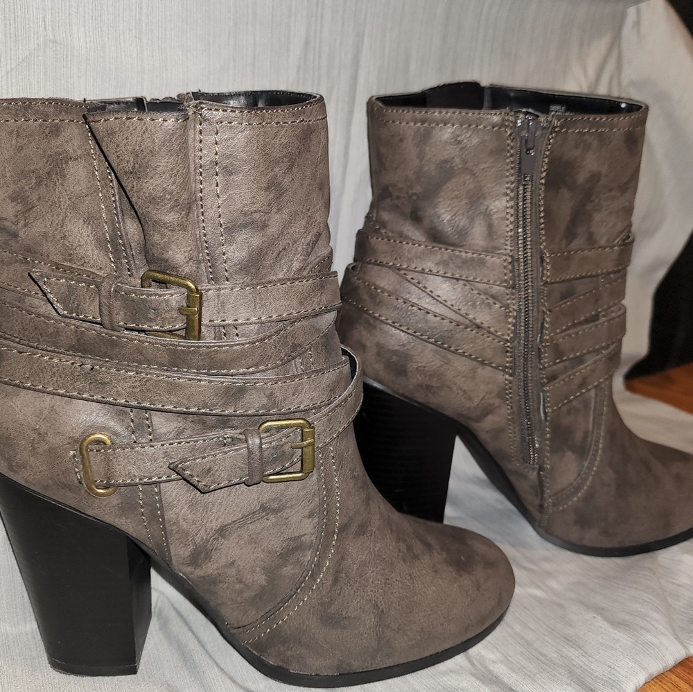 Just Fab Ankle boot heel Gisele